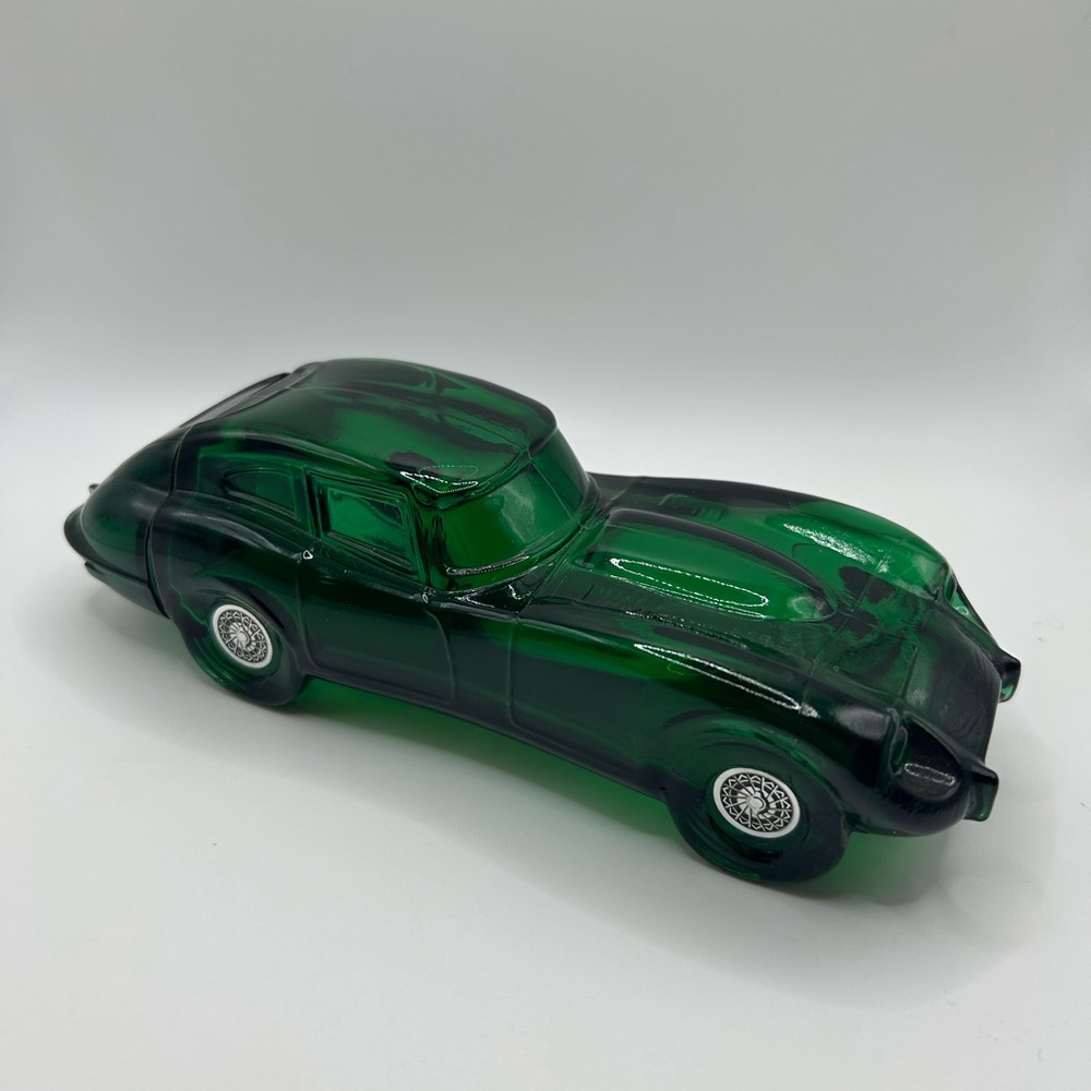Avon VTG Green Jaguar Car Decanter  EMPTY